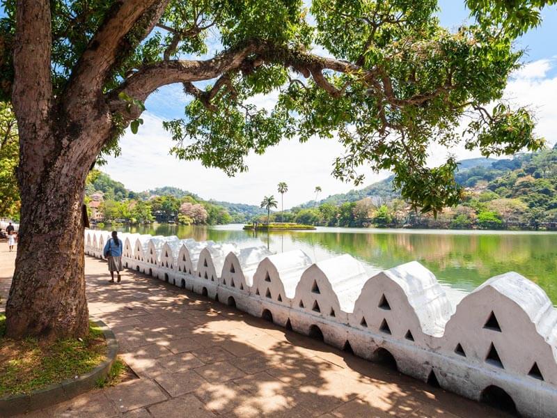 Kandy Lake Round